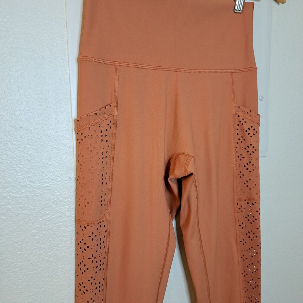 Aerie Chill Play Move Leggings Size M High Waisted Pockets Laser Cut Sides Rust - Picture 5 of 11